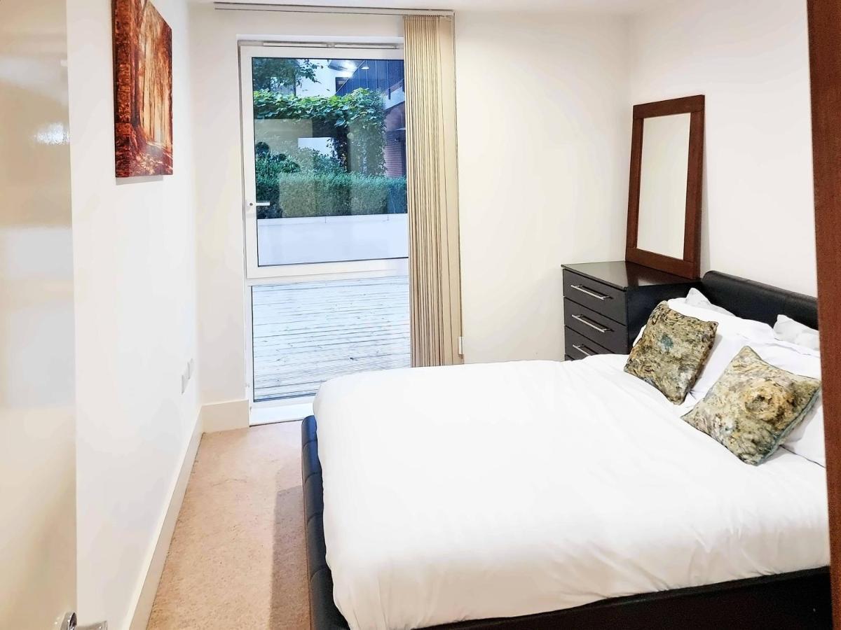 Your Riverside Home 2 With Private Balcony Лондон Екстер'єр фото